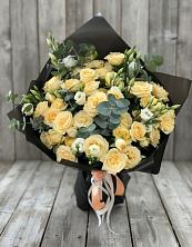 Букет цветов из:  Розы и Лизиантусы в Кирсе