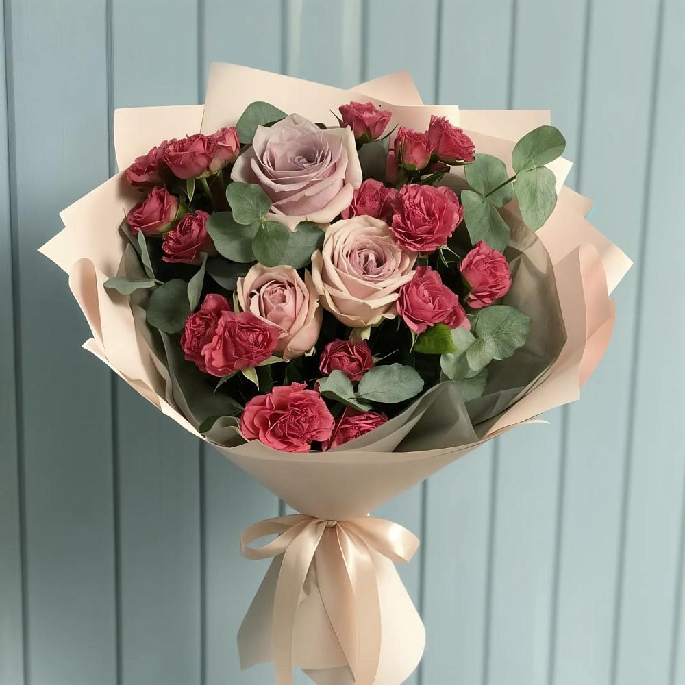 Букет цветов из: Гвоздики и Розы в Кирсе