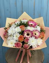 Букет цветов из:  Розы, Герберы и Хризантемы в Кирсе