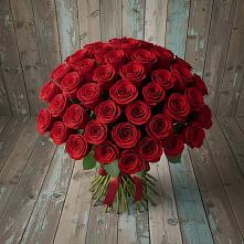 Букет 55 Красных роз Фридом #REPLACE_PRED# Кирсе