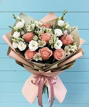 Букет цветов из:  Розы, Альстромерии и Лизиантусы в Кирсе