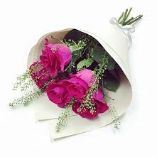Букет цветов из:  Розы в Кирсе