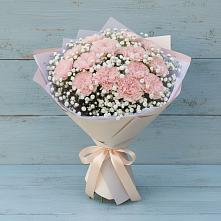 Букет цветов из:  Гвоздики в Кирсе