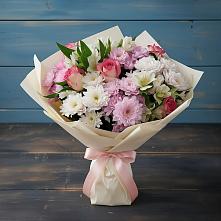 Букет цветов из:  Хризантемы, Альстромерии и Розы в Кирсе