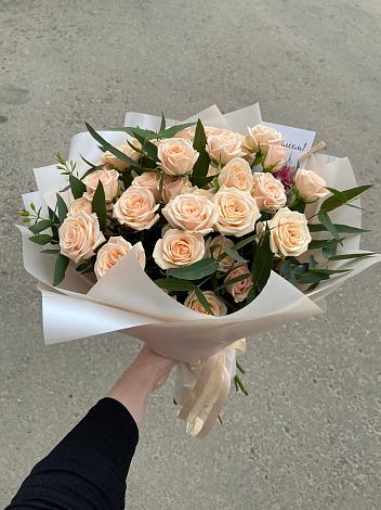 Букет Кремовые розы Латте в Кирсе