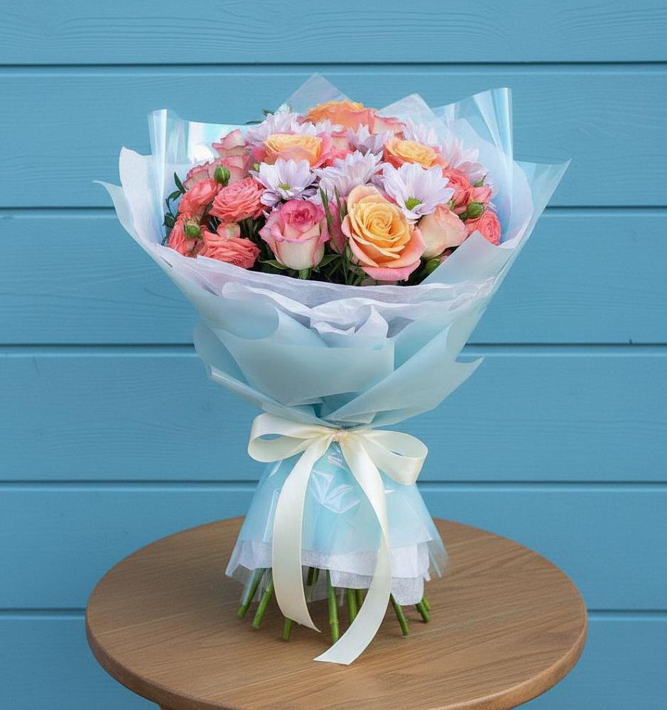 Букет цветов из: Хризантемы и Розы в Кирсе