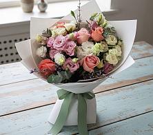 Букет цветов из:  Розы, Лизиантусы и Гвоздики в Кирсе