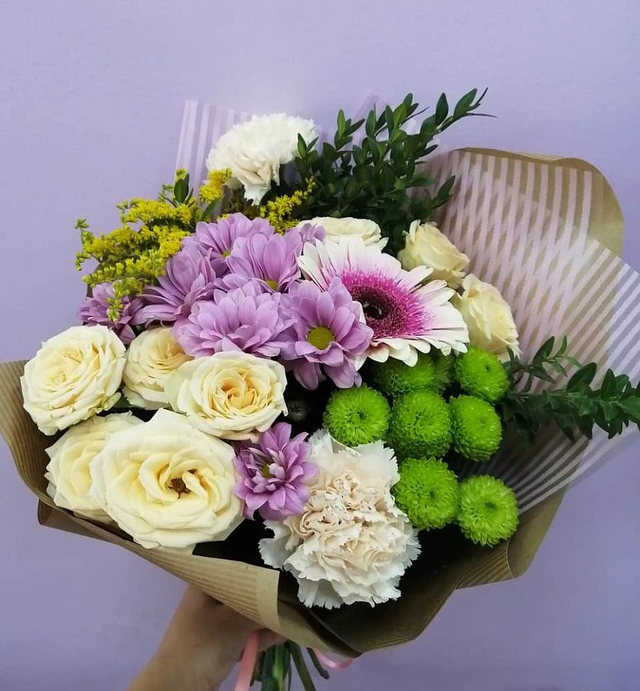 Букет цветов из: Хризантемы, Розы, Гвоздики и Герберы в Кирсе