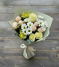 Букет цветов из:  Альстромерии, Розы и Хризантемы в Кирсе