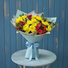 Букет цветов из:  Альстромерии и Хризантемы в Кирсе