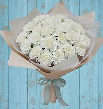 Букет цветов из:  Гвоздики в Кирсе